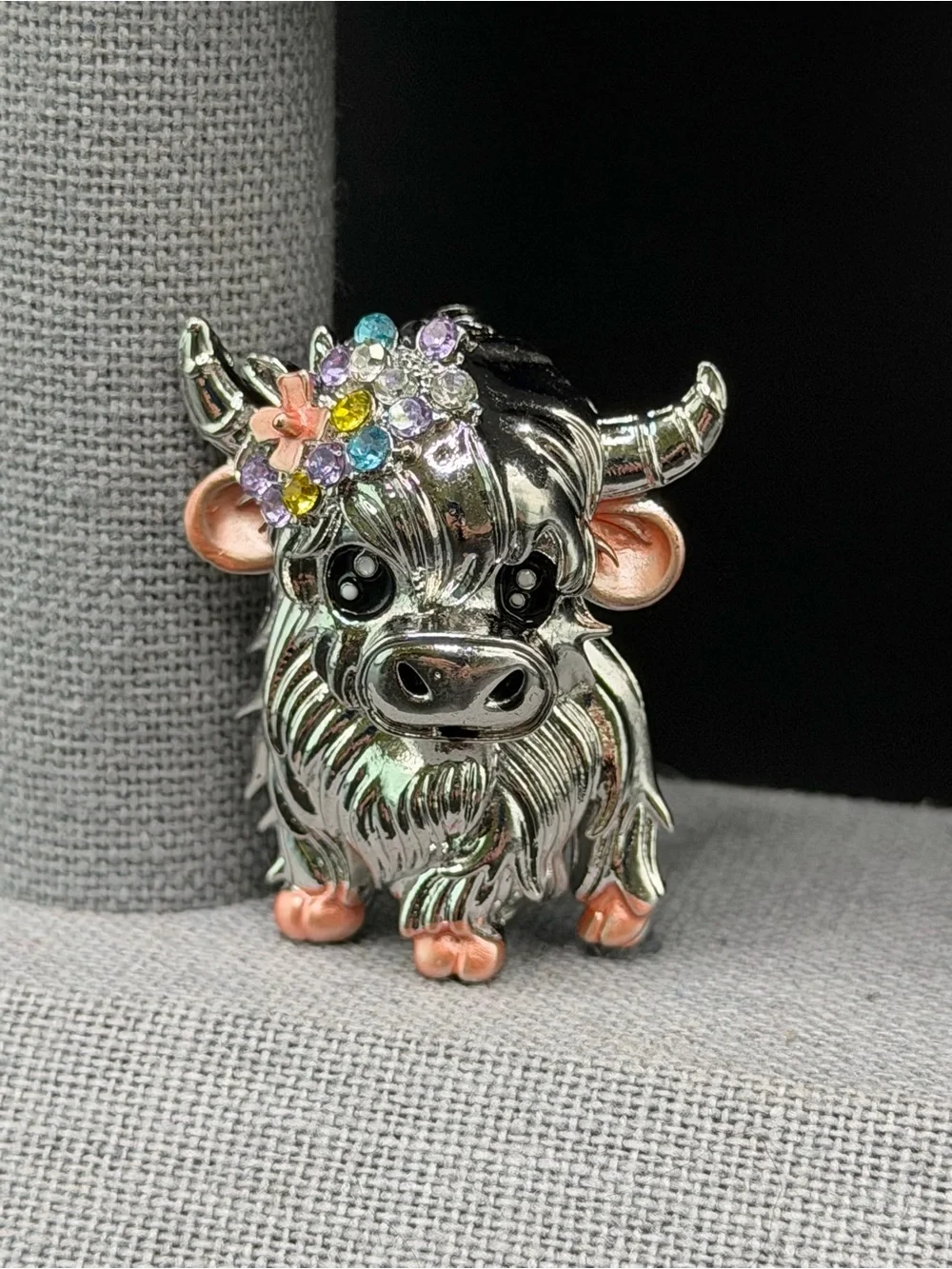 Highland Cow Brooch w/Rhinestone Florals